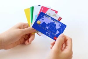 過払い金請求中カード使用できる